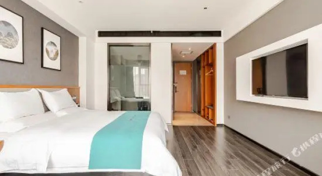 Люкс Deluxe Starway Hotel