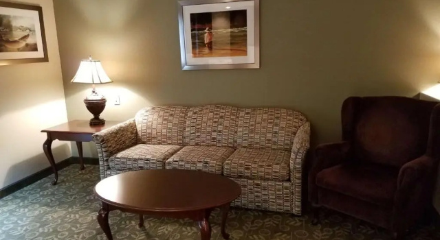 Люкс Best Western Salbasgeon Inn & Suites
