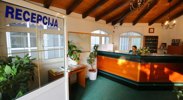 Hotel Lucija, Забронировать Отель Отели в центре Поседарье, в центре, Завтраки