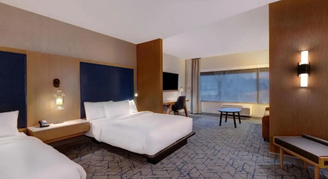 Четырёхместный люкс Fairfield by Marriott Inn & Suites Minneapolis Downtown