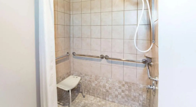 Четырёхместный номер Standard Global Inn