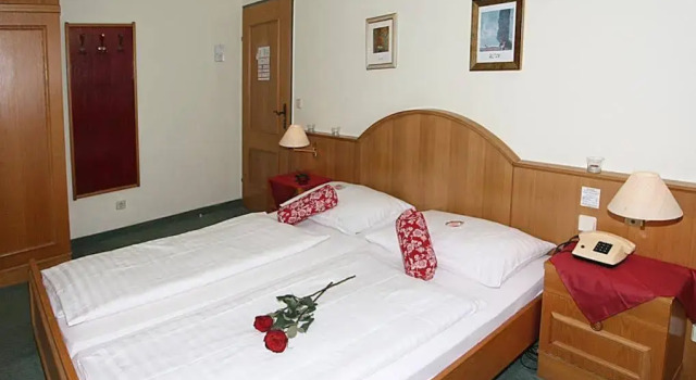 Hotel Pension Alte Mühle, Prenota Hotel Klosterneuburg Bosco Viennese