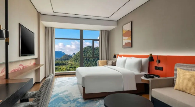 Двухместный номер Deluxe Hilton Garden Inn Xingyi Wanfenglin