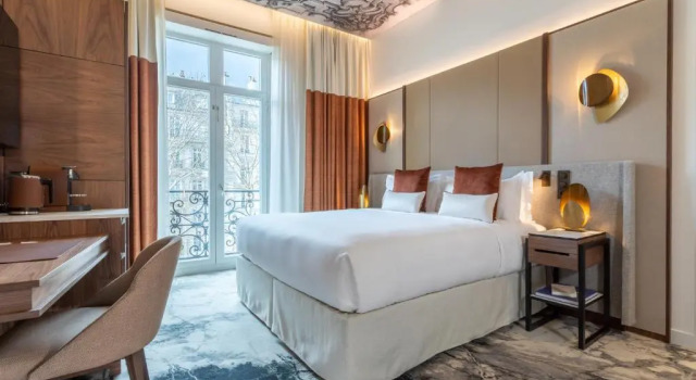 Двухместный номер Premium с балконом и с видом на город InterContinental Paris Champs Elysées Etoile by IHG