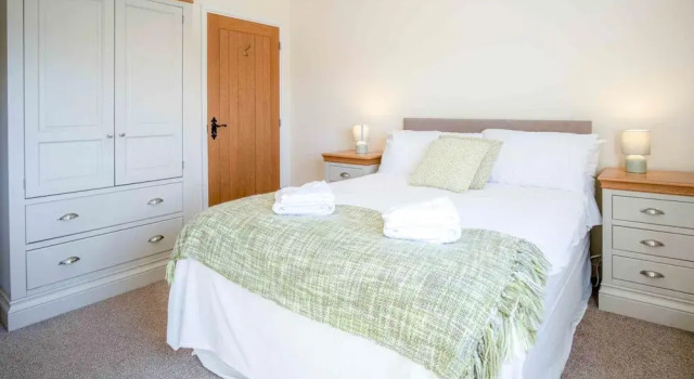 The Barn - 4 Bedroom - Tyn-y-coed Farm - Cardiff, Забронировать Фермерский дом Понтиклун Южный Уэльс