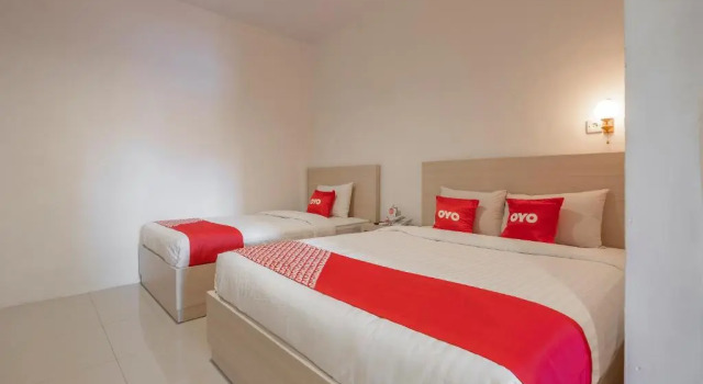 Люкс Superior OYO 1633 Hotel Darma Nusantara 3