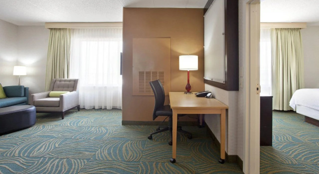 Spring Hill Suites Minneapolis-St. Paul, Varaa Hotelli Hotellit Minnesota pysäköinnillä, Pysäköinti