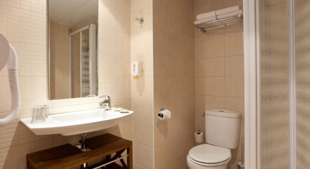 Двухместный номер Comfort Hôtel Roissy
