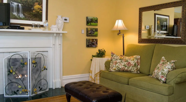 Oak Hill On Love Lane Bed and Breakfast Inn, Забронировать Отель Уэйнсвилл Аппалачи