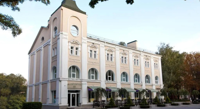 Schiller, Buchen Sie Hotel Dniprodzerzhynsʼk Oblast Dnipropetrowsk