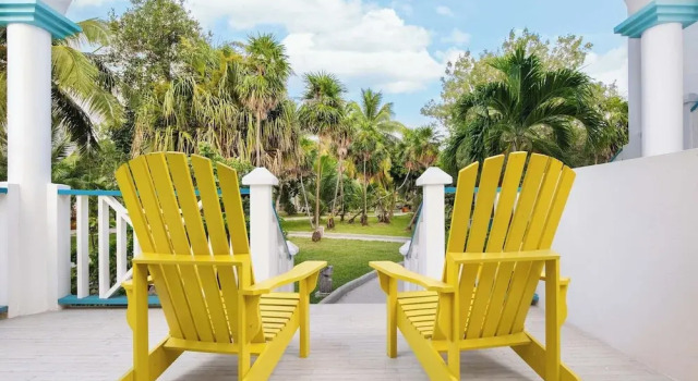 Полулюкс Reef Haven Belize