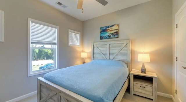 Апартаменты Beaufort Townhome w/ Game Room: 8 Mi to Beaches!