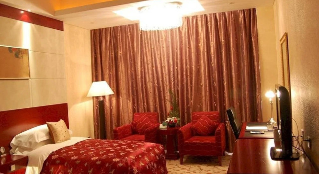 Liuhu Hotel (Hot Spring Garden Hotel), Book Hotel Hoteller i Dezhou med parkering, Parkering