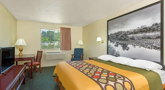 Номер Standard Super 8 by Wyndham Burnham/Lewistown