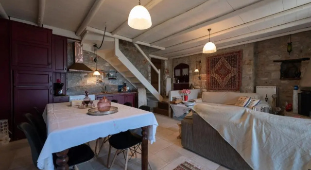 Luxury Stonehouse Verga