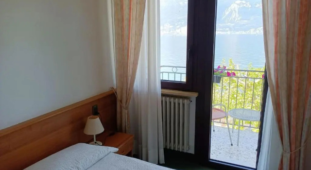 Трёхместный номер Standard с балконом и с видом на озеро Hotel S.Maria