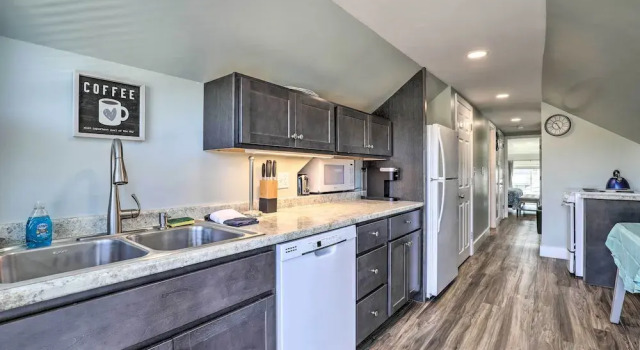 Апартаменты c 1 комнатой с балконом Old Orchard Beach Apartment - Quick Walk to Beach!