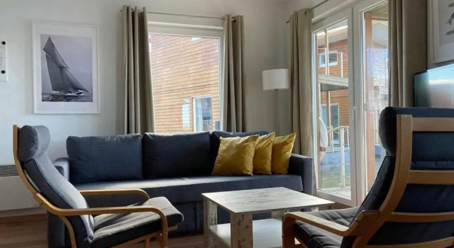 Neu renoviertes schwimmendes Ferienhaus Fischland in Barth, Забронировать Отель Барт Barther Bodden