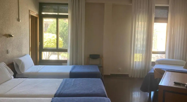 Семейный номер Standard Hotel Condal