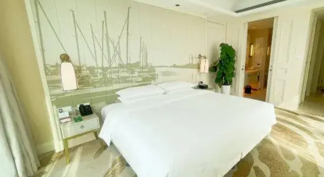 Номер Standard Hotel Plaza Carnival Qingdao