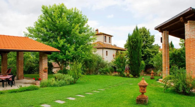Vallacchi Bed & Breakfast, Buchen Sie Gasthaus Motels in Elsa-Tal, Motel