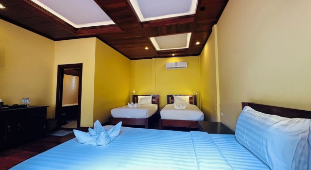 Трёхместный номер Deluxe с балконом Villa Phonethip Mekong Riverside