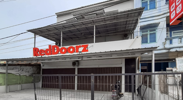 RedDoorz @ Jalan Pangeran Tirtayasa Lampung 2, Rezerwuj Hotel Bandar Lampung Sumatra