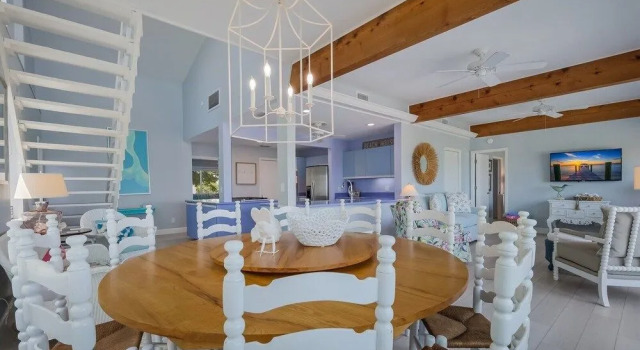 Flamingo Bay 4 Bedroom Home by RedAwning, Забронировать Дом для отпуска Холмс-Бич Sarasota Area, рядом с Парк "Бэйфронт" в городе Анна Мария