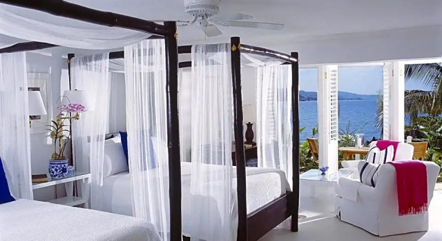 Двухместный номер с балконом и oceanfront Round Hill Hotel And Villas