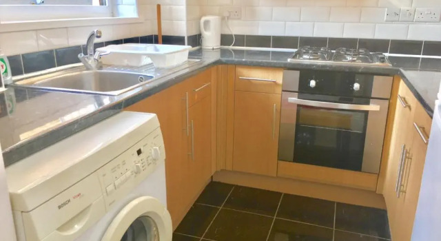 Апартаменты с 4 комнатами London 4 Bedrooms 3 Bathrooms with Garden House