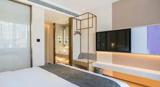 Кровать в общем номере (мужской номер) Lavande Hotel (Ordos Wanda Plaza Store)