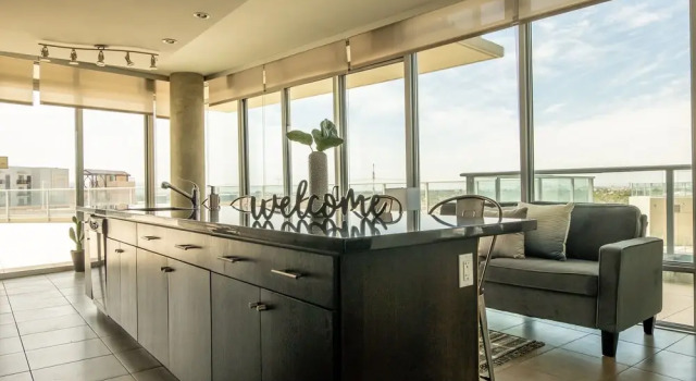 FRONTDESK West 6 Apts Downtown Tempe, Забронировать Отель Отели Пруда в Темпе с парковкой, рядом с Антропологический музей государственного университета Аризоны, Парковка