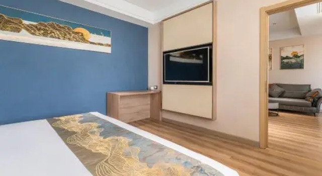 Люкс Homeinn Ripple Hotel (Qingdao Dongjiakou Poli Daji)