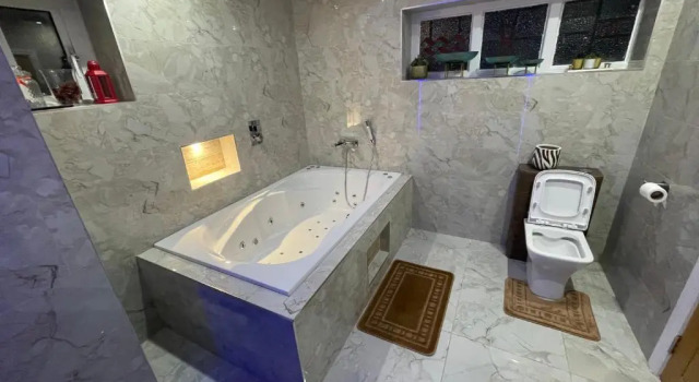 Апартаменты 1 Bed Flat - Sleeps 2 - Hot Tub - Parking - Wifi