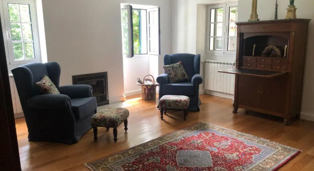 Коттедж Villa-sleeps2-garden-private park