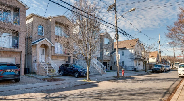 Comfortable Elizabeth Retreat ~ 16 Mi to Manhattan