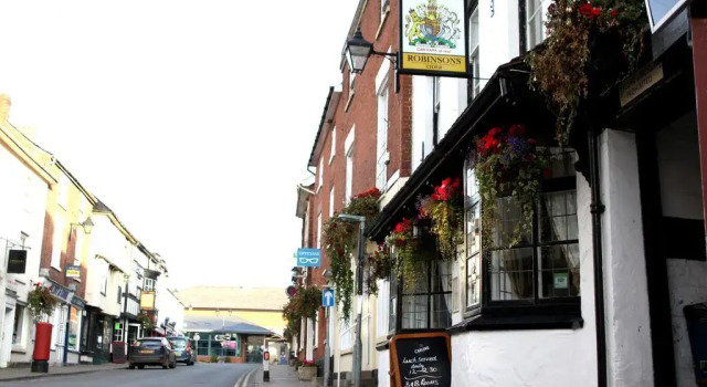 The Queens Arms, 预订 酒店 布罗姆亚德 赫里福德郡