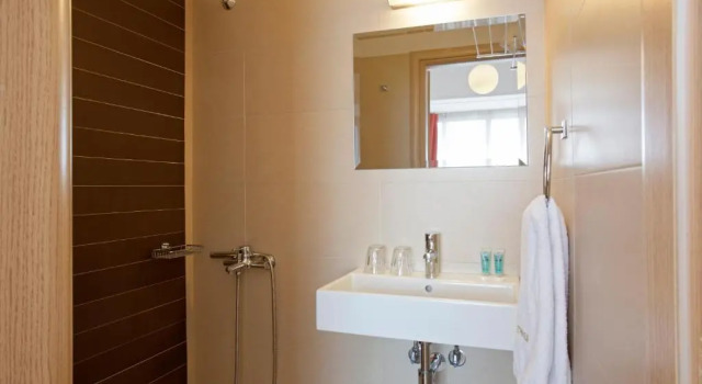 Двухместный номер Economy Metropolis Hotel