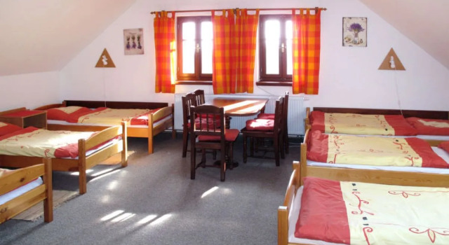 Lika Hlejov in Hlejov, Rezervați Hotel Úhlejov 