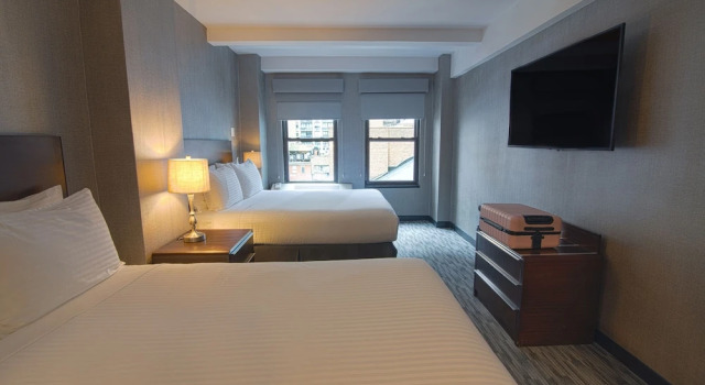 Четырёхместный номер Accessible Hotel Edison Times Square