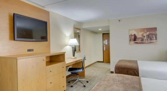 Номер Standard Best Western Royal Plaza Hotel and Trade Center