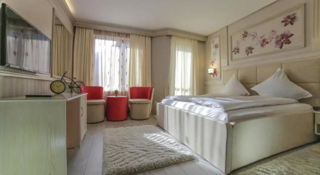 Номер Standard с видом на озеро Hotel Golden Spirit