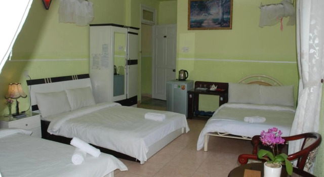 Семейный номер Standard Bich Khue Hotel