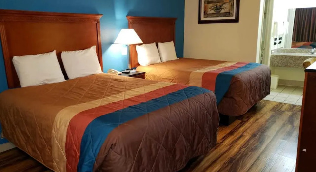 Rest Inn & Suites, Varaa Hotelli Tulsa Oklahoma, lähellä Benton Park
