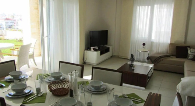 Beautiful Home In Gated Side Hill community, Rezerwuj Hotel Hotele w Side Coast z basenem, Basen