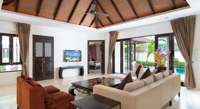 Phuket Ratchamaka Pool Villa