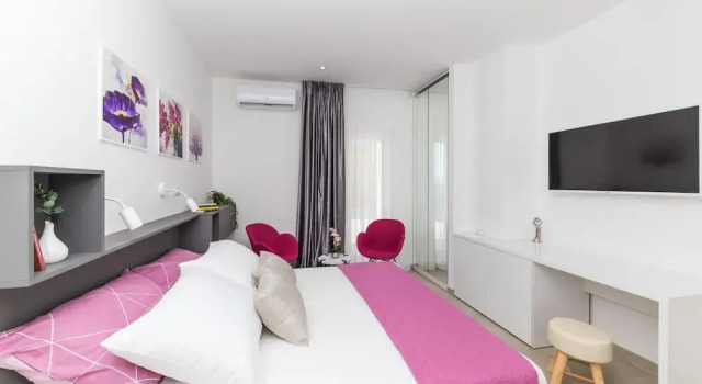 Scenic Elegant Trogir Villa With Pool