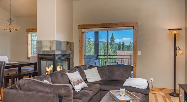 Truckee Townhouse Walk Everywhere by RedAwning