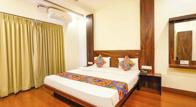 Номер Deluxe FabHotel Royal Wood Premier - Near Karnataka Golf Association, Domlur
