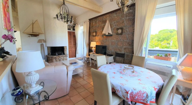 House With 2 Bedrooms in Pietrosella, With Wonderful sea View, Enclosed Garden and Wifi, Varaa Hotelli Pietrosella 